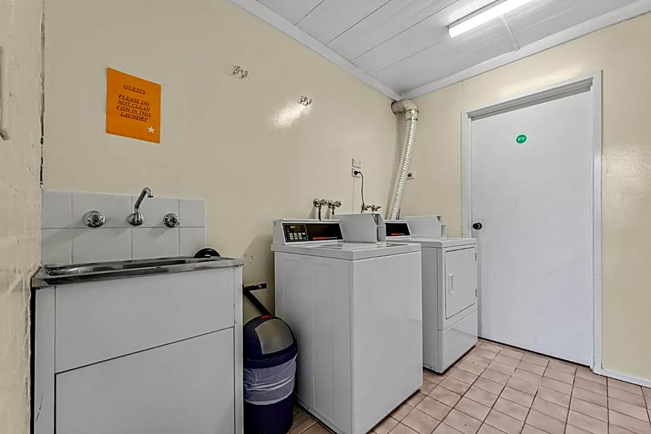 Sapphire Waters Motor Inn