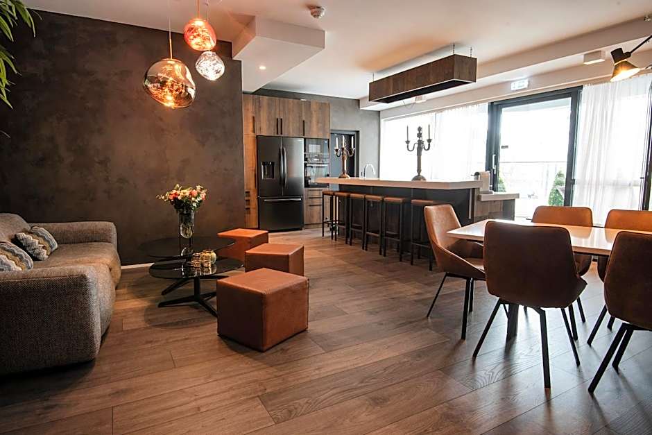 B14 Apartments & Rooms