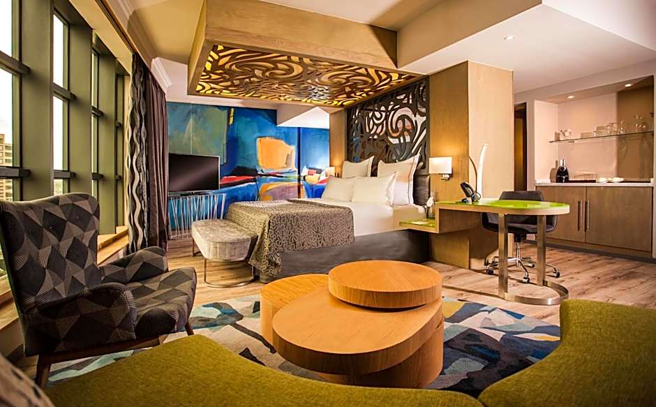Hennessy Park Hotel