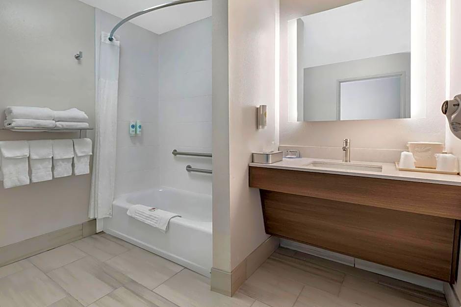 Comfort Inn Ballard-Roosevelt
