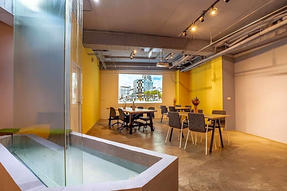 Hotel Papa Whale-Kaohsiung Formosa Boulevard