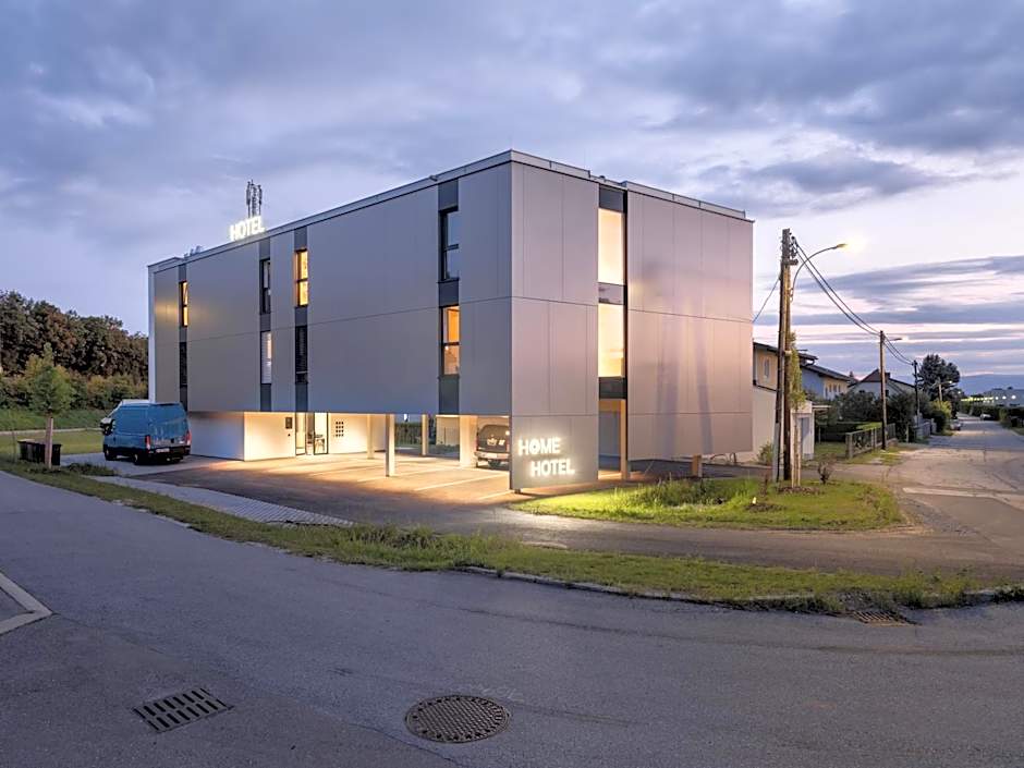 Hotel AT HOME - late arrival self check in