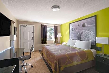 King Studio - Non-Smoking