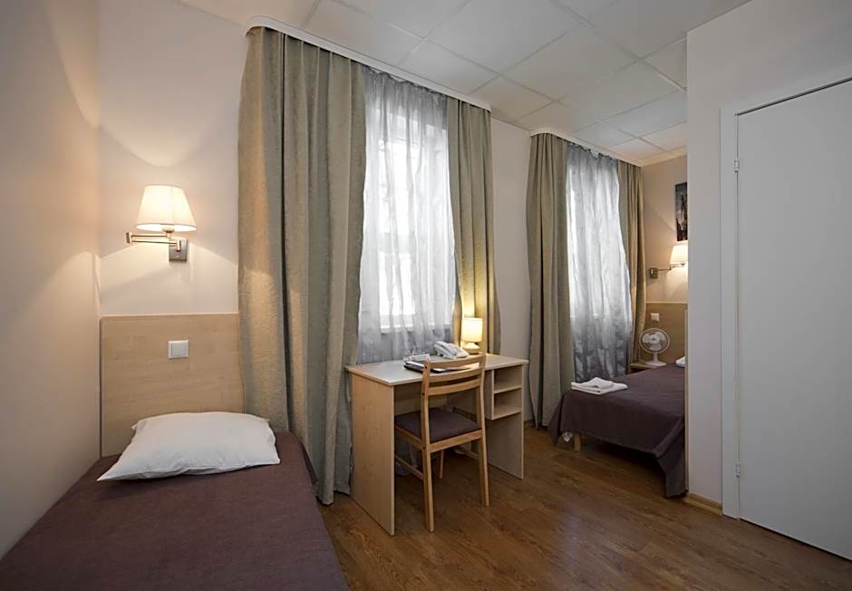 Hotel BEST with FREE PARKING