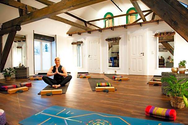 INSEL-LAND-HOTEL MICHAELSEN -Boutique Hotel- im Ostland mit Yoga u Sauna