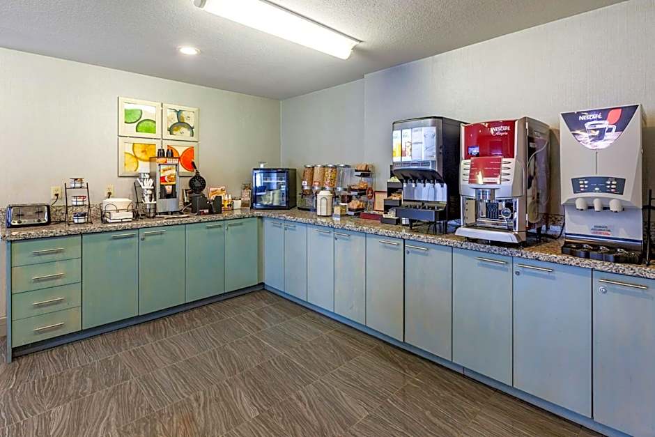 Best Western Plus Woodstock Inn & Suites