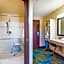 La Quinta Inn & Suites by Wyndham El Paso East