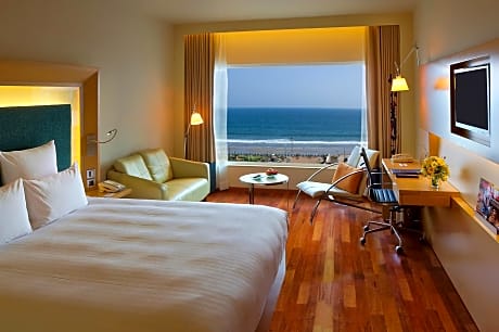 Premium Queen Room with Ocean View
