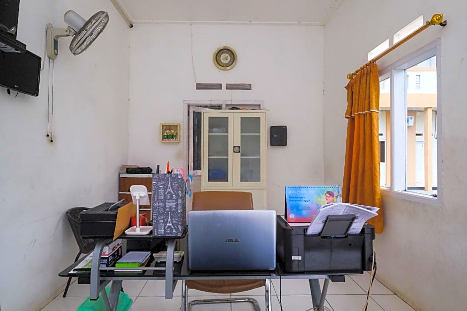 RedDoorz @ Putri Syariah Brebes