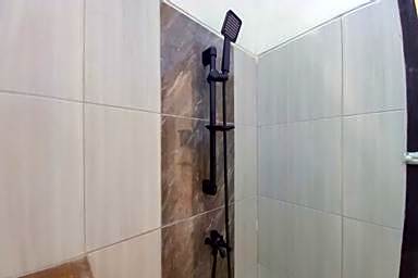 RedDoorz Syariah near Jamtos Lorong Hamba