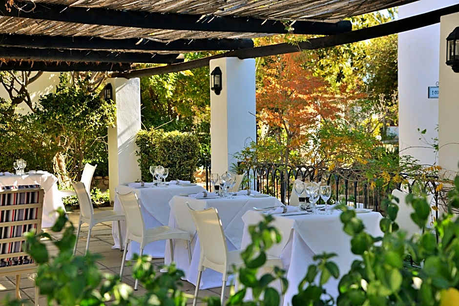 Swartberg Hotel, Cork Tree Collection