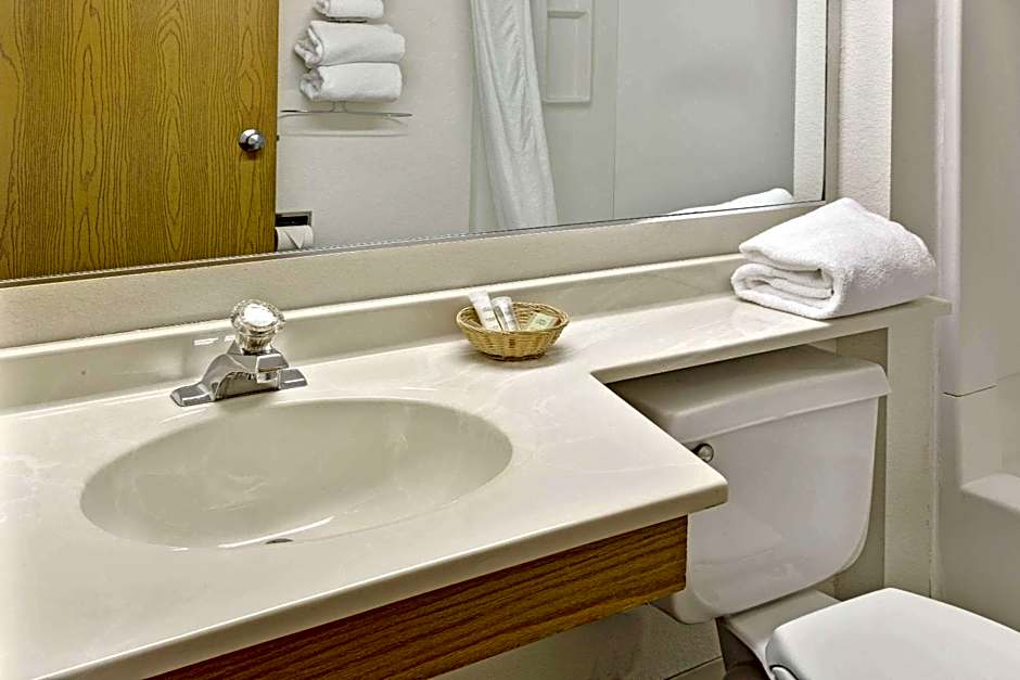 Super 8 by Wyndham Canonsburg/Pittsburgh Area