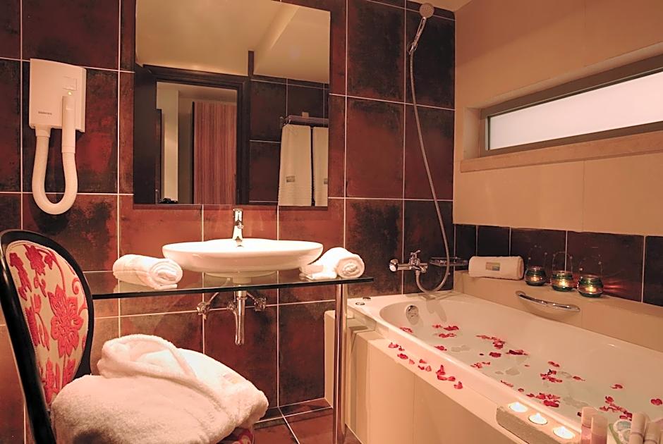 Angela Suites Boutique Hotel