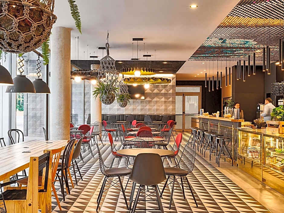 ibis Barcelona Pza Glories 22