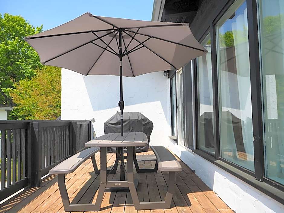 Gateside Chalets Expansive 6 Bedroom Hot Tub Near Village Blue Mountain