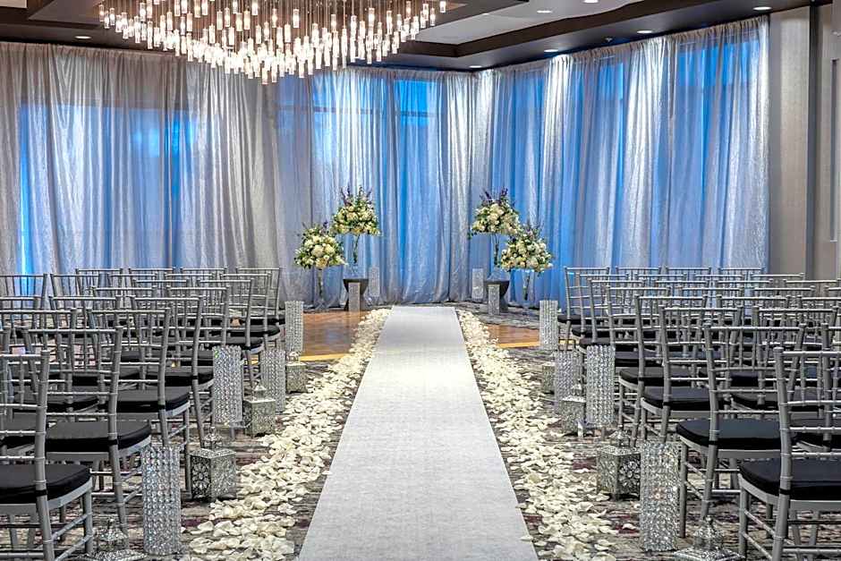 Renaissance by Marriott Boston Patriot Place Hotel