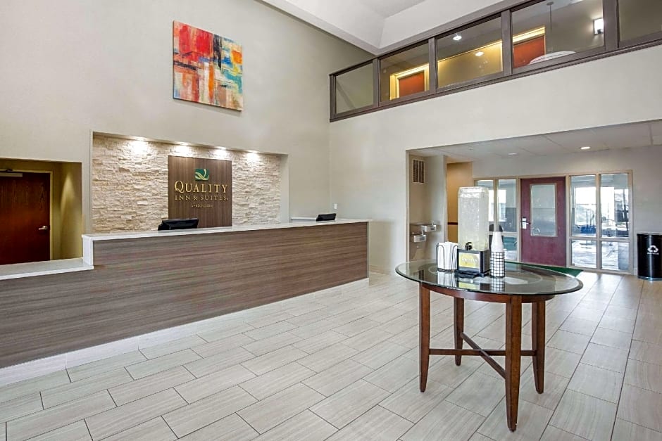 Quality Inn & Suites Arnold – St Louis – Arnold, MO