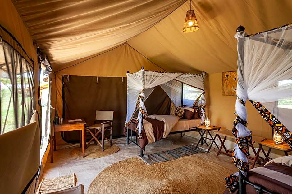 Gnu Mara River Camp