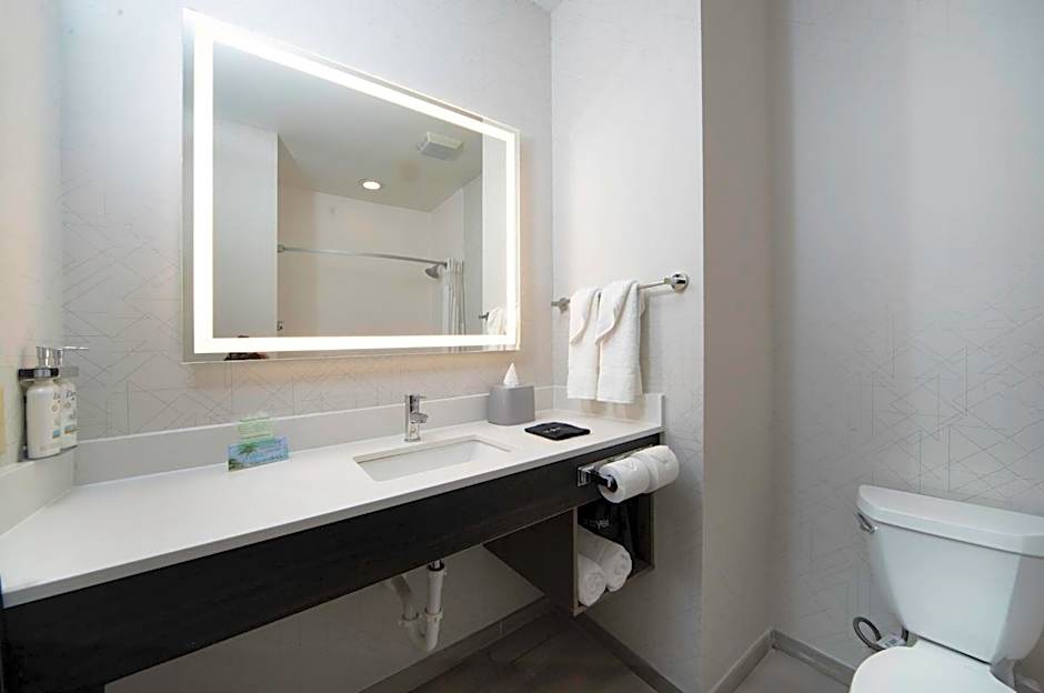 Holiday Inn Express Hotel & Suites St Charles By IHG
