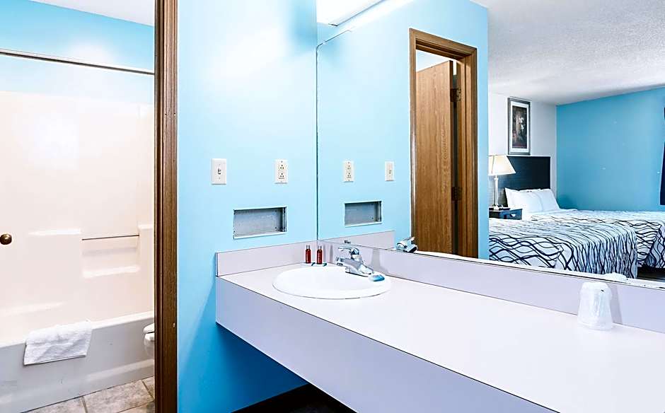 Blue Way Inn & Suites Wellington