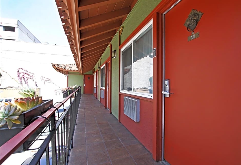 Royal Pagoda Motel Dodger Stadium
