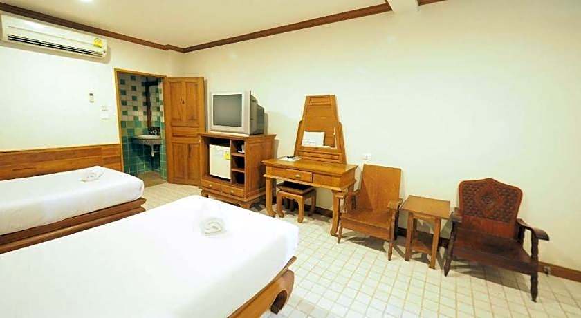 Fah Place Hotel