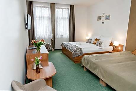 Economy Quadruple Room