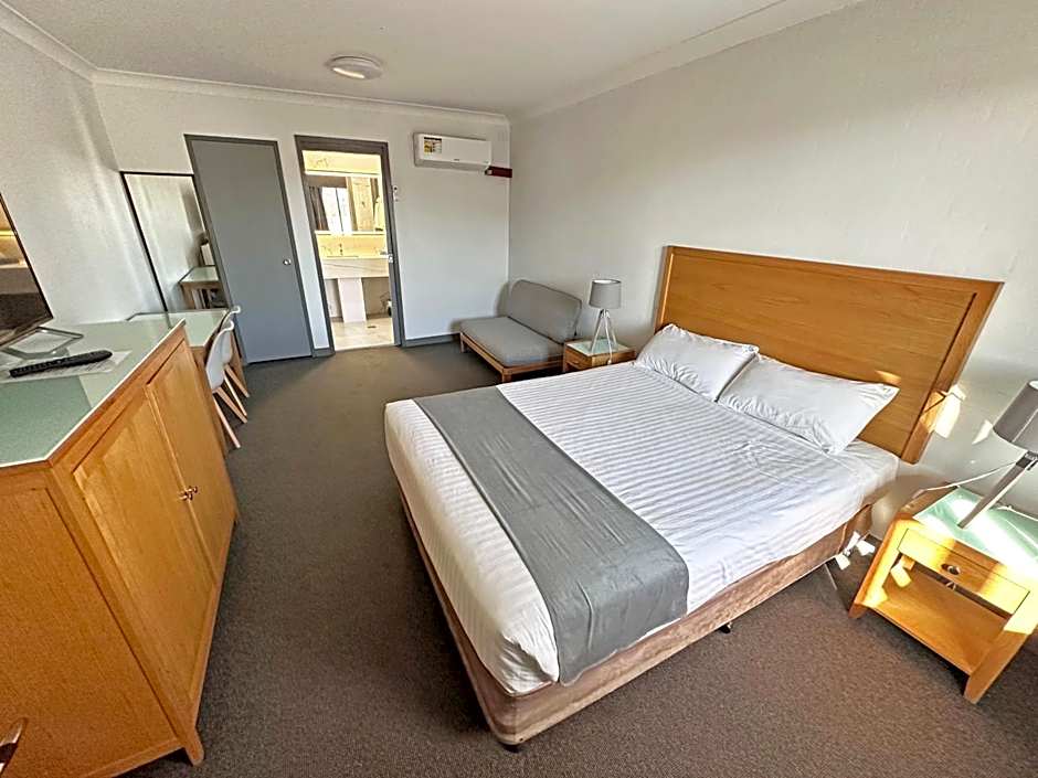 Spa Village Motel