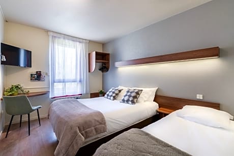 Comfort Triple Room with Garden View