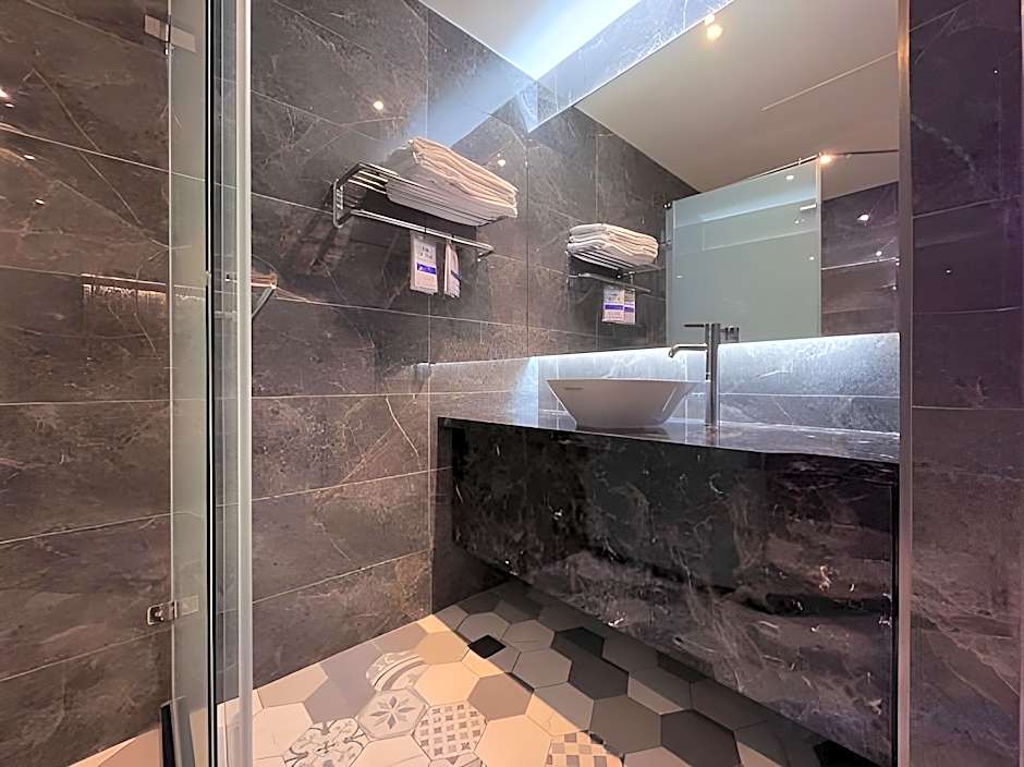 King & Princess Motel Ii