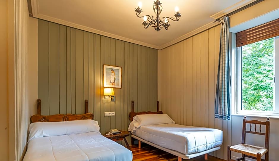 Hotel Alcazar Irun - Centro Ciudad