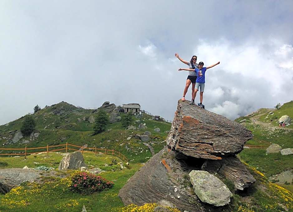 Medieval Hamlet Malpertus