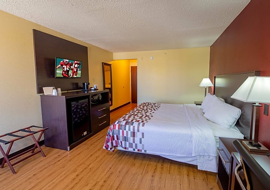Red Roof Inn & Suites Indianapolis Airport
