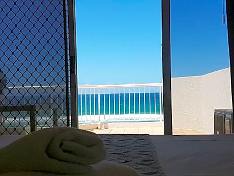 Deluxe Three-Bedroom Apartment