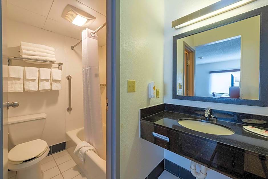 Comfort Inn - Dedham-Boston MetroWest