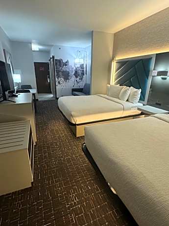 One Room Suite with Two Queen Beds and Sofabed - Non Smoking