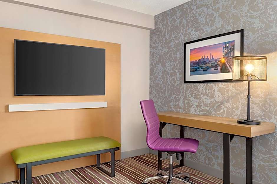 Holiday Inn Philadelphia Arpt-Stadium Area By IHG