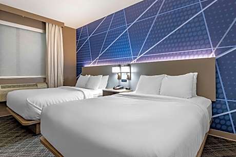 2 Queen Beds, Suite, Nonsmoking, Accessible