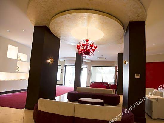 Jardy Hotel & Suites