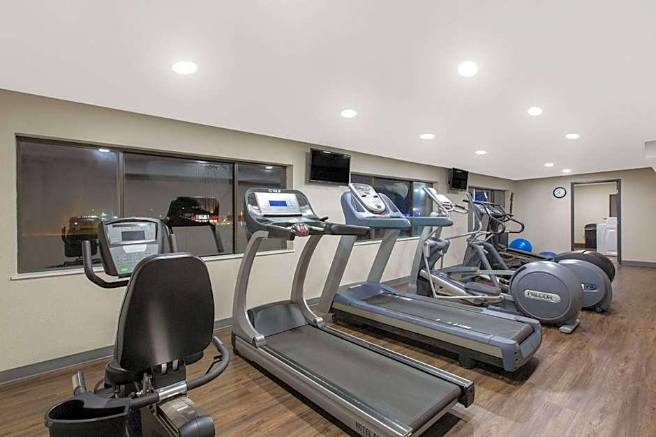 Days Inn & Suites by Wyndham Wisconsin Dells