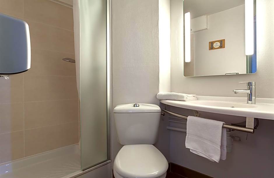 B&B HOTEL CHAMBERY La Cassine