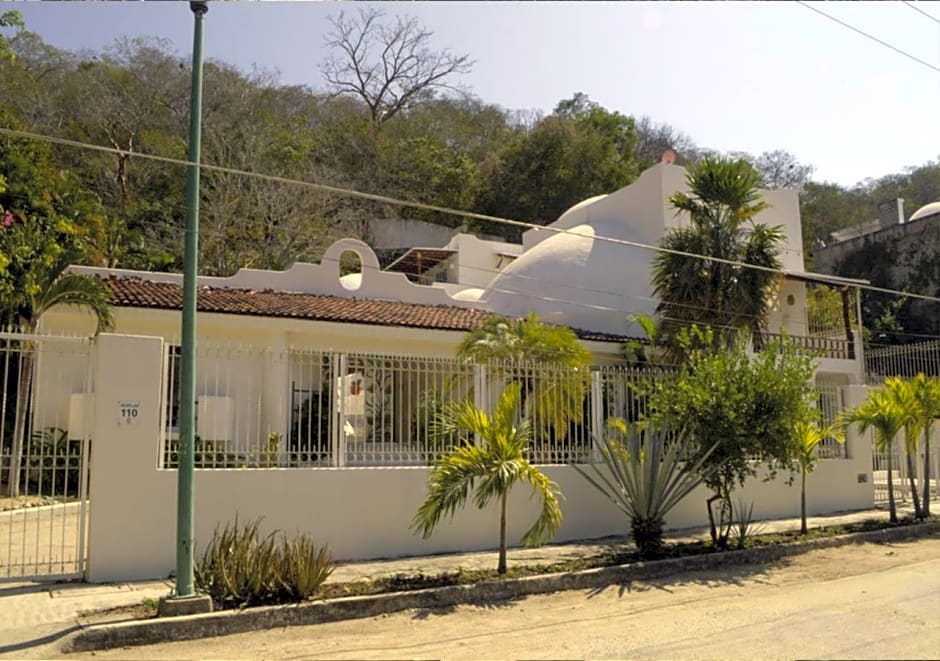 Alto de la Sierra Villa Huatulco by Rotamundos