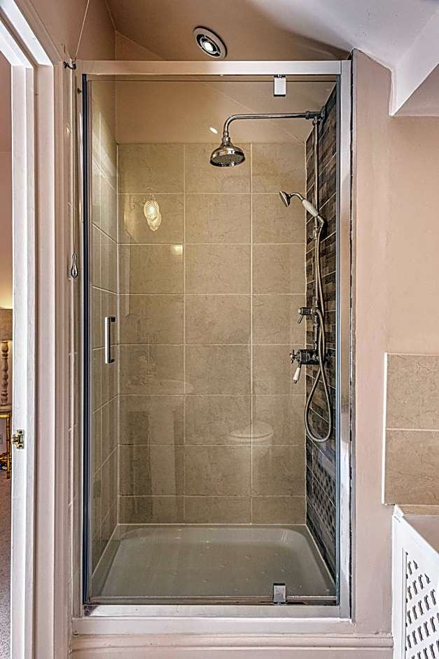 The Black Lion, Long Melford