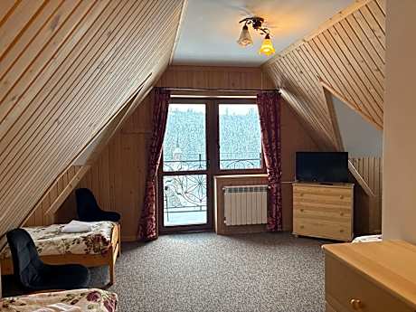 Quadruple Room with Mountain View