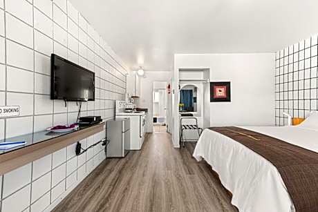 One Bedroom Suite-Two beds-Full Kitchen