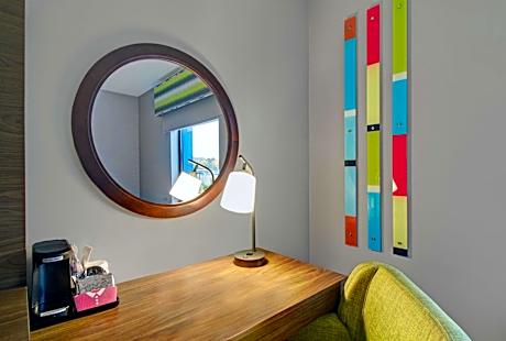 Room with Two Queen Beds - Non-Smoking