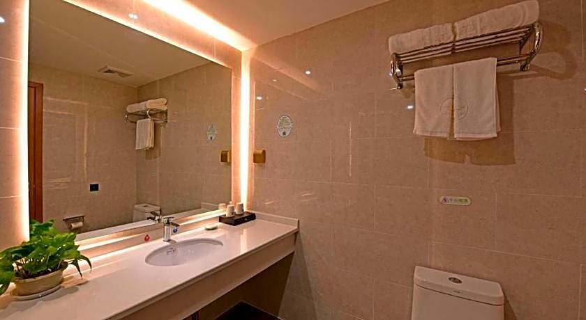 GreenTree Inn Tongxiang Chongfuzhen World Fur Center Branch