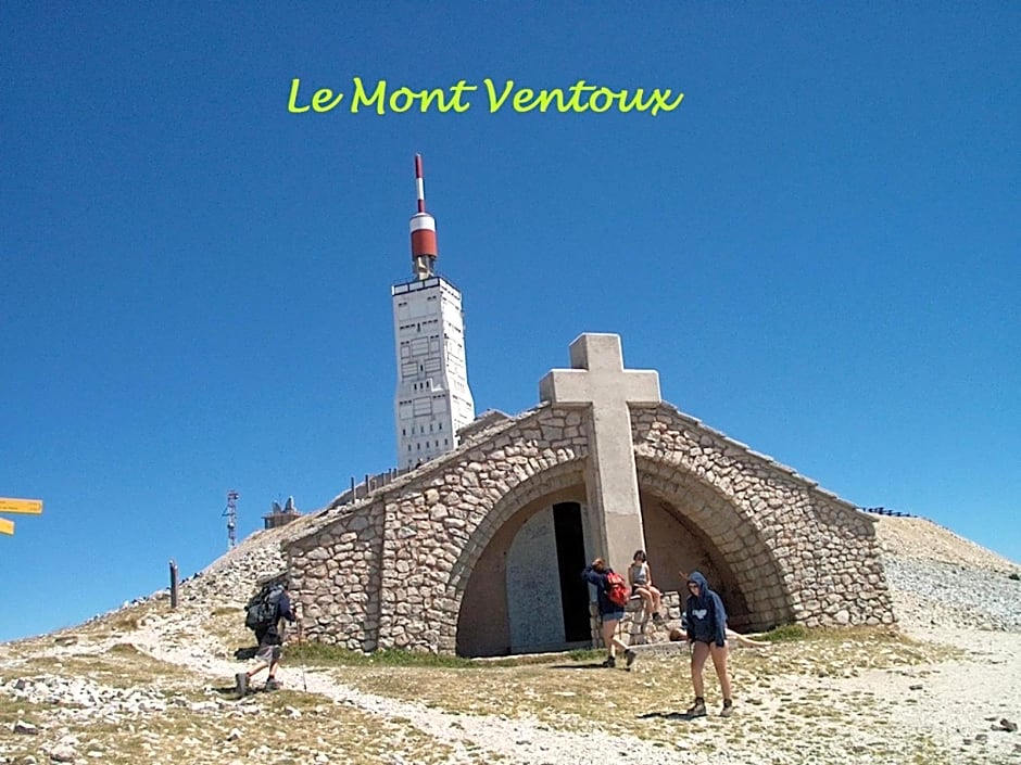 Le Nid au Pied du Mont Ventoux