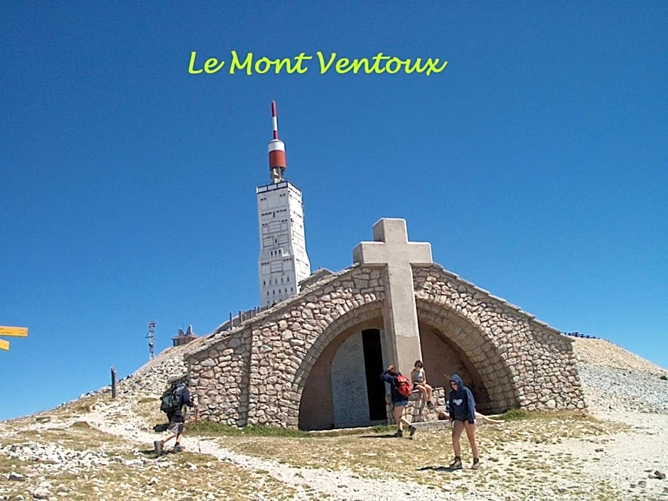 Le Nid au Pied du Mont Ventoux