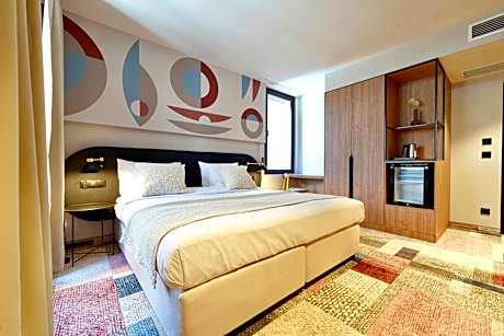 Deluxe Double Room with Bath – Zinar SPA pool & sauna access included